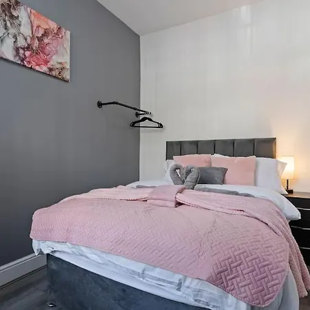 Masterson House By Rmr Accommodations - New - Sleeps 9 - Modern - Parking - Central Stoke-on-Trent Exterior photo